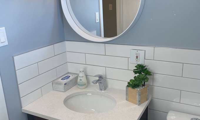 Lethbridge House | Cheerful 3-bedroom townhouse with free parking.