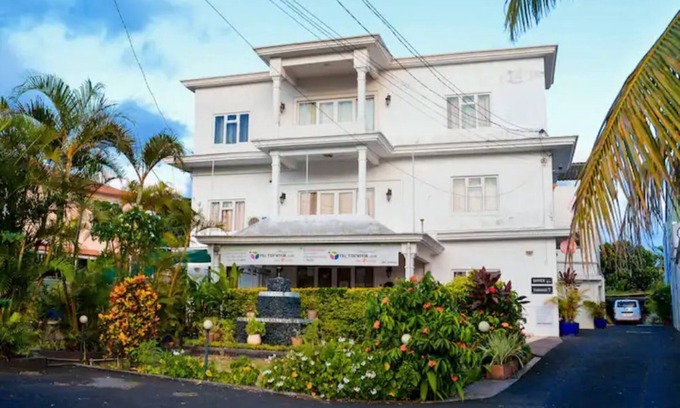 Candos House | cheerful 4 bedroom luxury house entire 1st floor