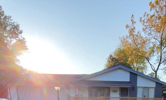 Mount Pleasant House | Cheerful 4 Bedroom Home w/Free Driveway Parking