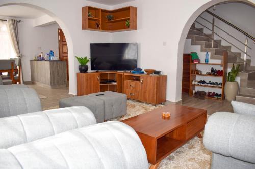 Athi River Villa | Cheerful 4-bedroom with pool