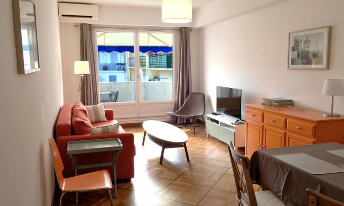 Thiers Apartment | Cheerful Centrally Located Modern Apartment