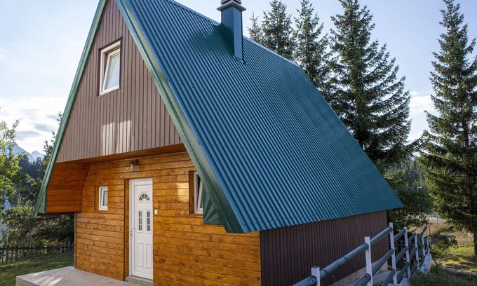 Zabljak House | Cheerful Holiday Home Ideal For 6 People