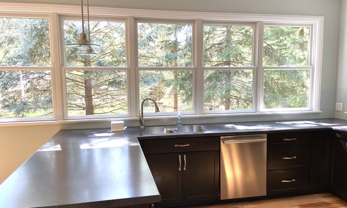 West Lafayette House | Cheerful Spacious 4 bd Home Walks to Purdue, Sports, and Golf, & Game Arcade!
