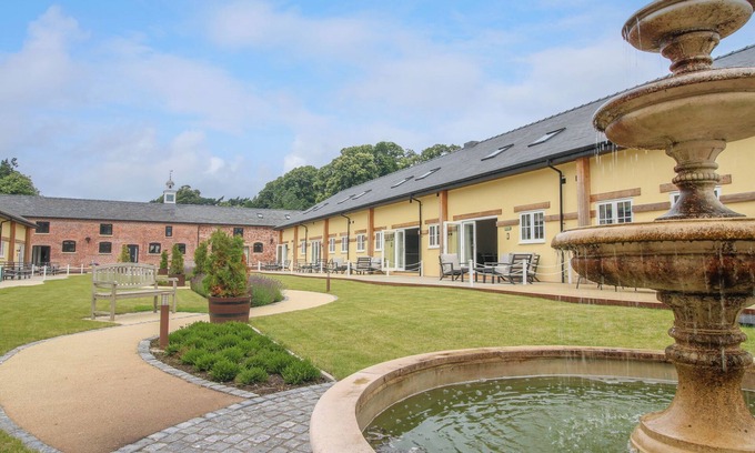 Felton Cottage | CHEPSTOW COTTAGE, pet friendly, luxury holiday cottage in West Felton