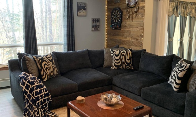 West Dover Condo | CheRob’s Chalet @ Seasons Mount Snow Two Bedroom Condo with amenities!