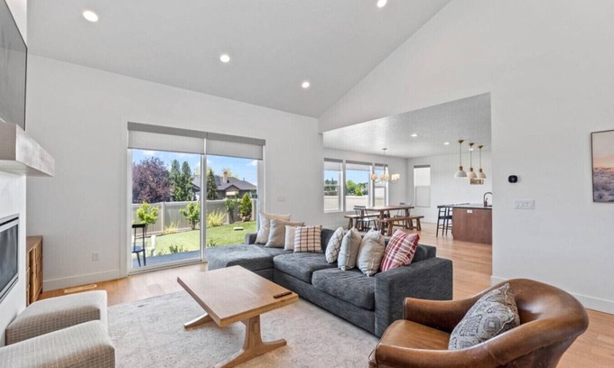 Kaysville House | Cherry Hill: Stay & Play + Near Lagoon