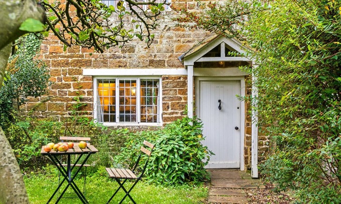 Eydon Cottage | Cherry Tree Cottage - 3 Bed Countryside Retreat