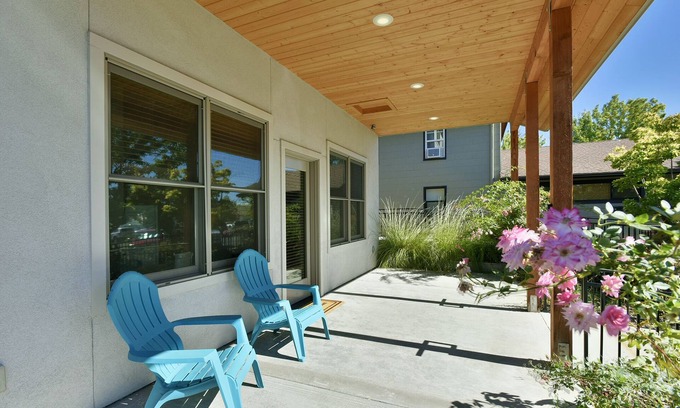 Mount Shasta Apartment | Chestnut Garden Flat