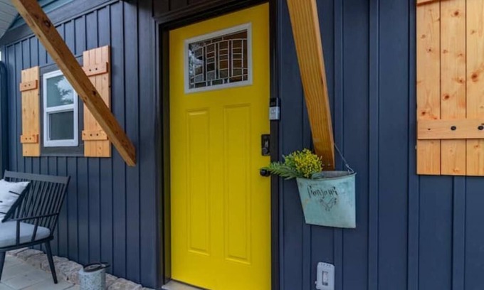West Canton House | Chestnut Mountain View Cottage