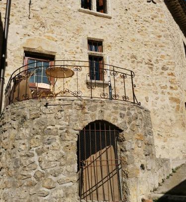 Saint-Martin-de-Bromes Apartment | Chez Gilles Math