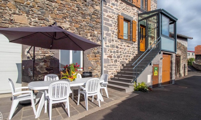 Chanat-la-Mouteyre House | Chez le Cagnat - Chanat LA Mouteyre