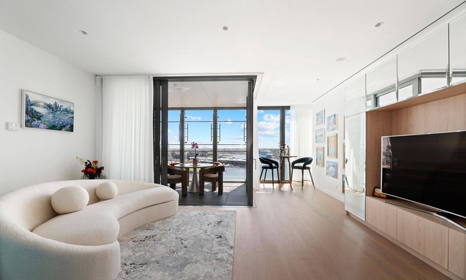 Millers Point Apartment | Chic 1-bedroom apartment with WiFi, fitness room in vibrant Barangaroo