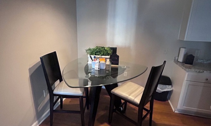 Southwest Raleigh Apartment | Chic 1-bedroom apartment in marvelous Raleigh near Lenovo Center