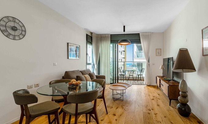 Tel Aviv Promenade Apartment | Chic 1BR Ben Yehuda by Holiday Rentals SAFE ROOM