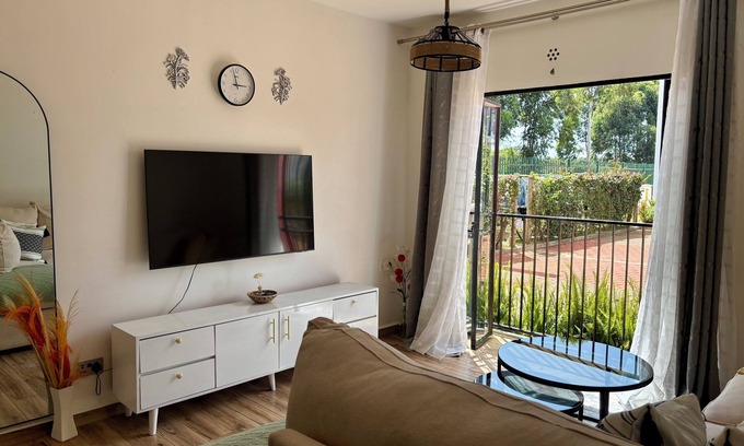 Ruiru Apartment | Chic 2-bedroom apartment with WiFi, Pool, Gym, and Power backup in Tatu City