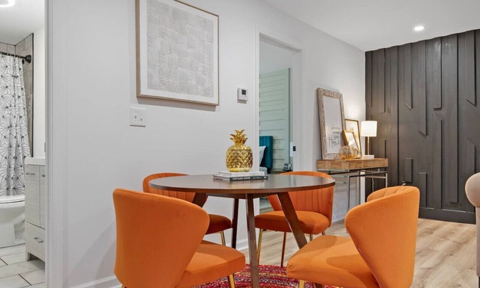 Austell Apartment | Chic 2 bedroom w/free parking
