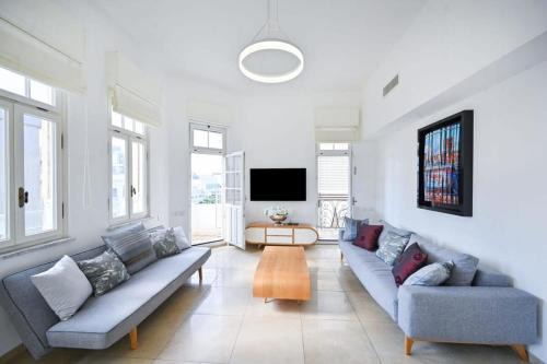 Tel Aviv Promenade Apartment | Chic 2BR Apartment close to the beach by HolyGuest
