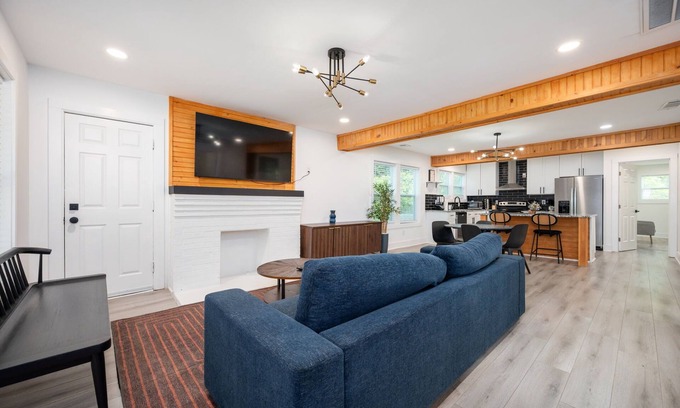 Church Street Apartment | Chic 3BR Bungalow w/Screened Porch & Patios