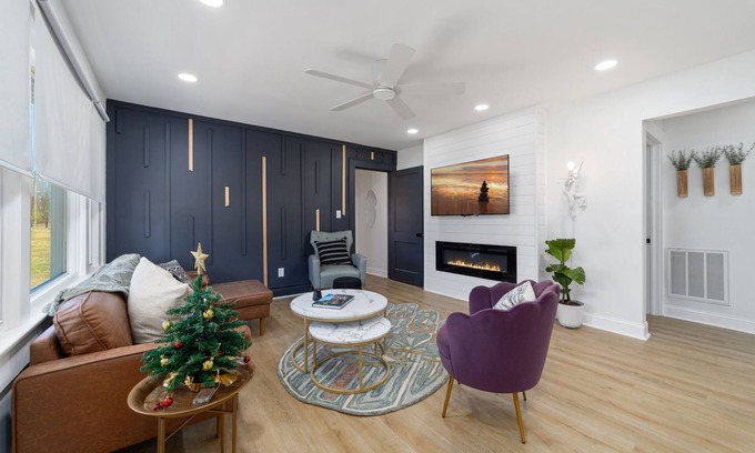 Gastonia House | Chic and cozy home near the hospital: 3 comfy rooms, TVs, stylish amenities.