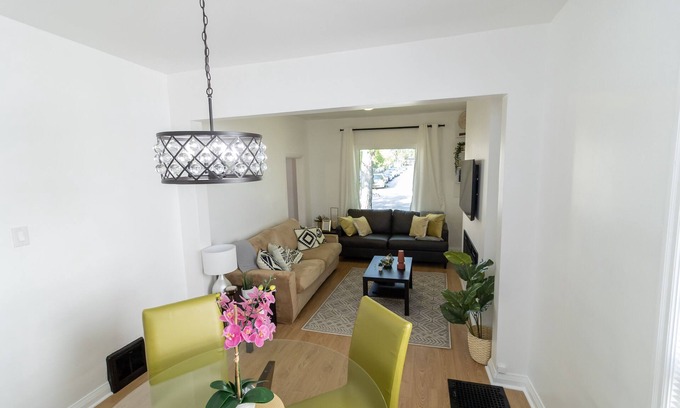 Winnipeg House | Chic and stylish 2 bedroom house in Winnipeg