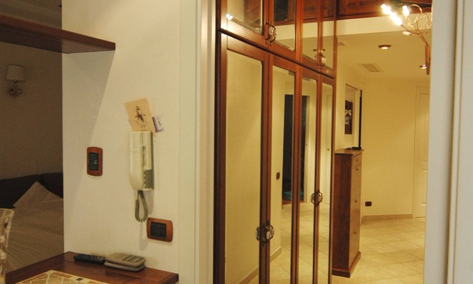 Zona XIX Casal Morena Apartment | Chic apartment in Rome with Jacuzzi!