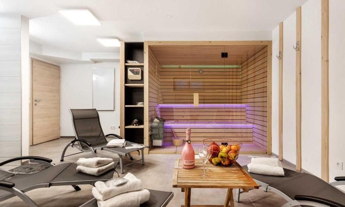 Mojstrana Apartment | Chic Apartments with Finnish Sauna and Jacuzzi