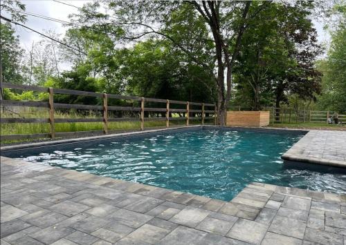 Germantown House | Chic Barn House with Pool