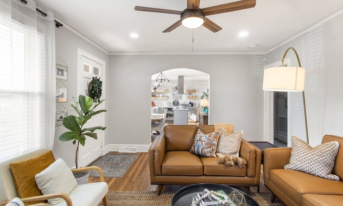 Sans Souci House | CHIC✨️|Bikes|ParkPass|Lake|PizzaOven|SnoCone|BlackStone|YouTubeTV
