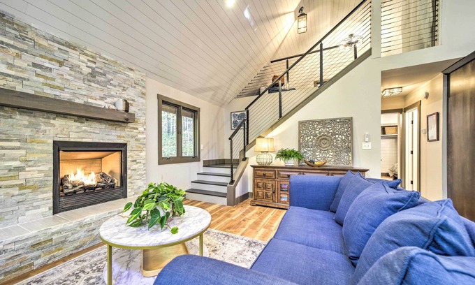 Brevard Cottage | Chic Brevard Cabin - Nature, Trails, & Water!