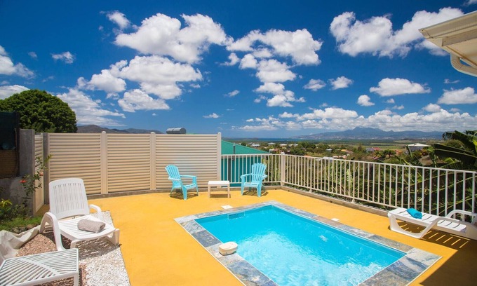 Riviere-Salee House | Chic Bungalow: Sea & Mountain View (Orange)