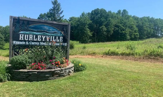 Hurleyville Apartment | Chic Catskills Getaway Bungalow