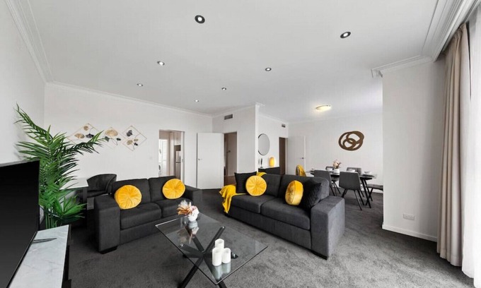 Caulfield North Apartment | Chic Caulfield North Retreat