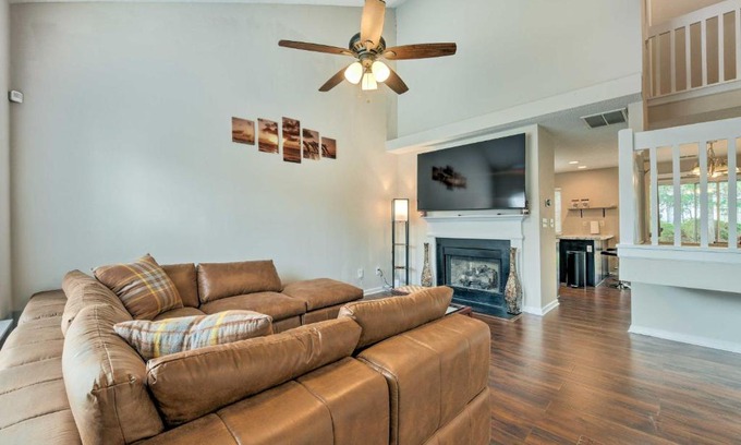 Charlotte House | Chic Charlotte Townhome with Community Pool