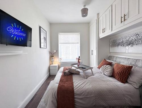Pontypridd House | Chic Charming Classic 3bed W Ensuite - Pontypridd