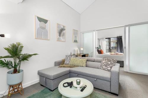 Perth Central Business District Apartment | Chic City Living Retreat - 1 Bdrm In Perth's Heart