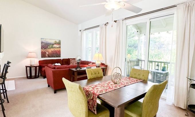 Mission Viejo Condo | Chic Coastal California Condo with WiFi, AC in south Orange County