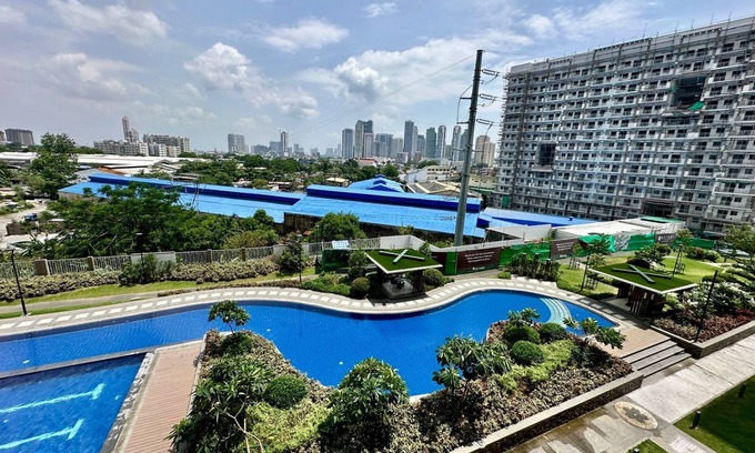 Santolan Condo | Chic & Cozy 2 bedroom Condo Unit w/Pool View - Kize Staycation
