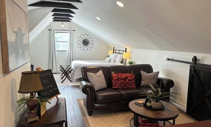 Oxford Apartment | Chic Cozy Guest House in Oxford NY w/Views! Walkable to Shops & Restaurants