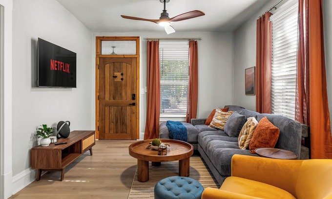 Northside House | Chic, cozy & spacious 4-bedroom house in Pueblo with large private backyard
