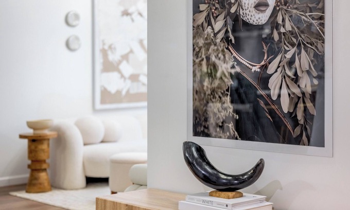 Harlem Apartment | Chic Designer Apt for 6, City Skyline Views, near Times Square!