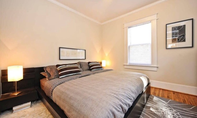 Dilworth Apartment | Chic Dilworth 1BR King Condo | Porch | Walkable