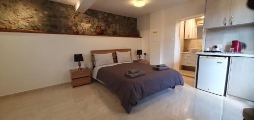 Pelentri Apartment | Chic Elegance Meets Village Gem