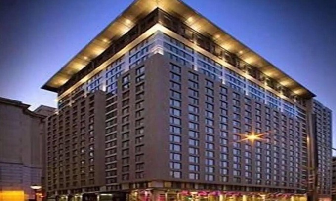 International District Condo | CHIC EXECUTIVE DOWNTOWN CONDO WITH FREE GARAGE PARKING NEAR THE OLD PORT !n