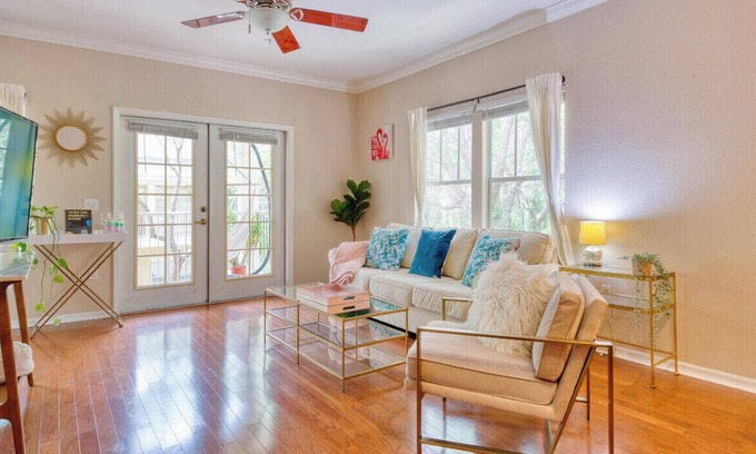 Haile Plantation Condo | Chic Haile Village 2bed/2bath Condo Overlooking Nature -Access to Pool & Gym
