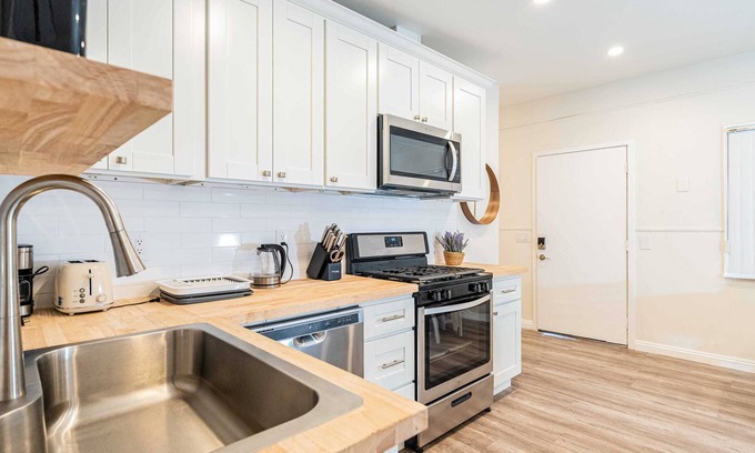 Glendora House | Chic Historic Route 66 Home - Ideal for Relaxation