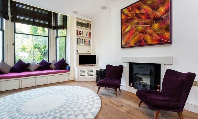 St. Helen's Apartment | Chic Ladbroke Grove Flat with Garden Retreat
