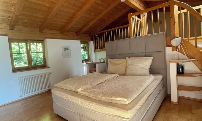 Amerang Apartment | Chic, quietly located vacation apartment in Amerang