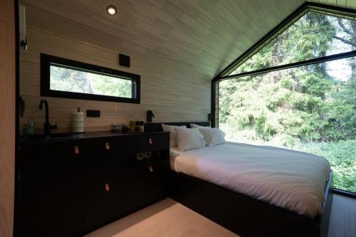 Kuusalu Parish House | Chic Sauna Cabin Near the Sea - VUHIN Cabin Nº06