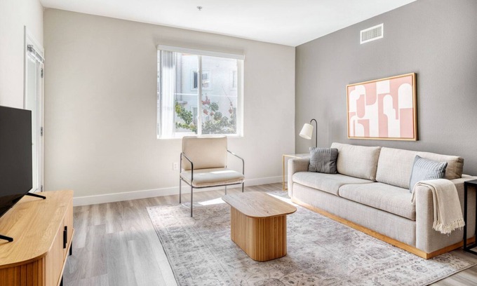 Union City Apartment | Chic Union City 2BR w/Gym & BBQ, nr Union Landing, by Blueground