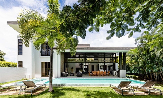 Playa Conchal House | Chic Villa with Private Pool and Beach Club Access, Minutes from the Beach!